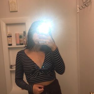 Long sleeve crop top